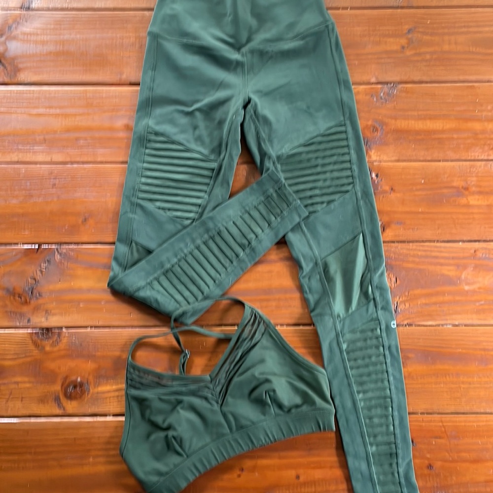 ALO Yoga | Moto Leggings & Bra Set | Small